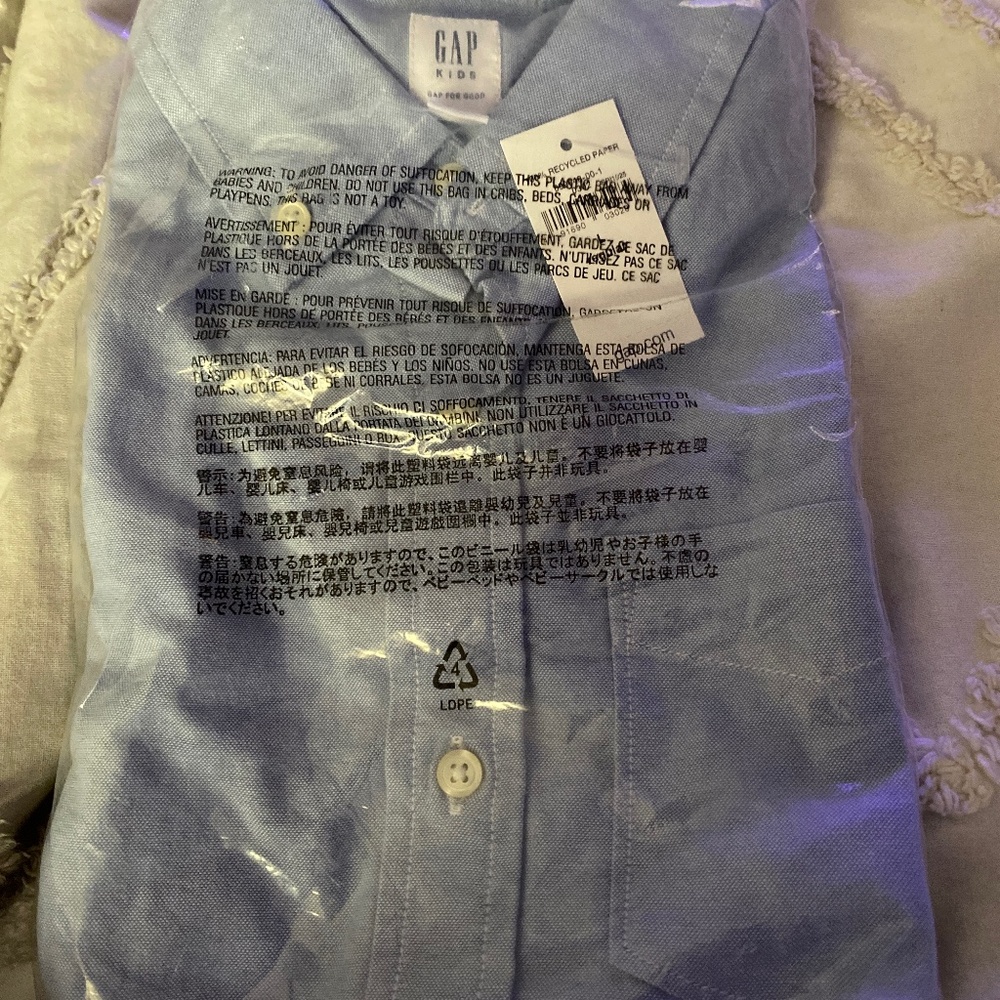 Boys size 10 blue button down gap long sleeve shirt brand new
